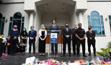 متاثرہ خاندانوں کی آنکھوں میں آنکھیں ڈال کر کیسے کہہ سکتے ہیں کہ اسلاموفوبیا حقیقت نہیں ہے؟ جسٹن ٹروڈو