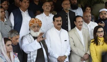 حکومت کو شکست ہوچکی، وزیراعظم مستعفی ہوں، متحدہ اپوزیشن کا مطالبہ