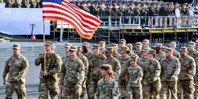 روس سے تنازع؛ امریکی صدر کا مشرقی یورپ میں ہزاروں فوجیوں کی تعیناتی کا حکم