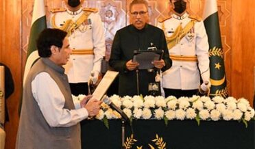 پرویز الٰہی وزیر اعلیٰ منتخب ہوگئے مگر ”گیم ابھی باقی ہے“