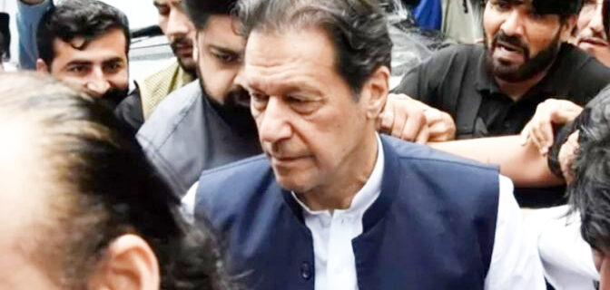عمران خان دہشت گردی مقدمہ میں جے آئی ٹی کے سامنے پیش