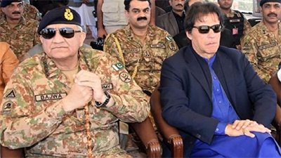 کیا عمران اپوزیشن، فوج اور امریکہ سے جاری جنگ جیت جائیں گے؟