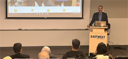 قونصل جنرل طارق کریم نے شکاگو کی ایسٹ ویسٹ یونیورسٹی میں ”امریکی مڈویسٹ کے ساتھ پاکستان کی شراکت داری میں توسیع کے امکانات“ کے موضوع پر گفتگو کی