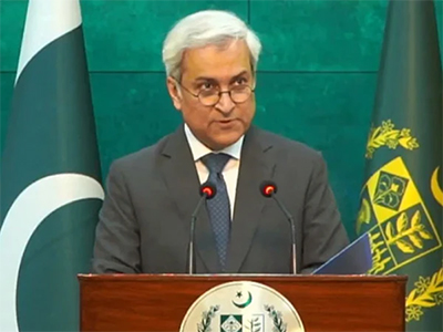 پاک ایران تجارت جاری ہے، تہران کیخلاف یکطرفہ پابندیوں پر عمل کے پابند نہیں، پاکستان